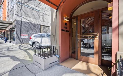 Belltown Apartment | Secure updated apartment in Belltown