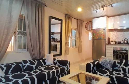 Nungua Central Apartment | Secured gated community.15-minutes drive from the airport. Easy access to town.