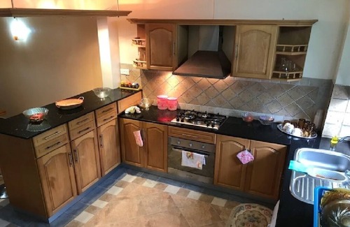 Blue Bay Villa | Secured quiet holiday stay - 2 mins walk to beach
