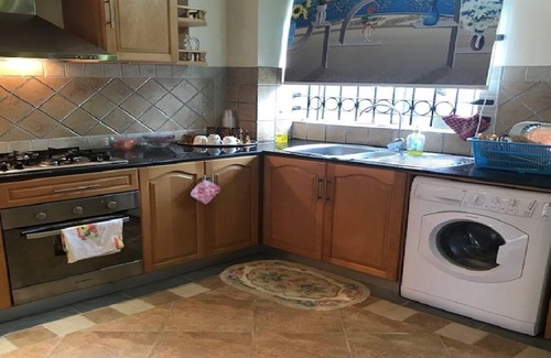 Blue Bay Villa | Secured quiet holiday stay - 2 mins walk to beach