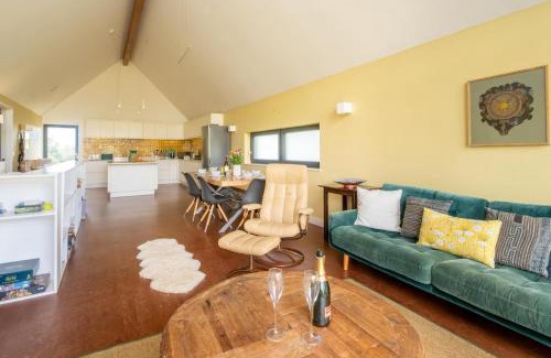 Eastbridge House | Sedge House, Eastbridge, Close to the coast, RSPB Nature Reserve, Dunwich, Sizewell and Leiston - Managed by Aldeburgh Coastal Cottages