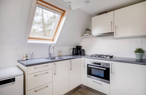 Zwiggelte House | Sedge Warbler I Cozy Cottage with Private Garden