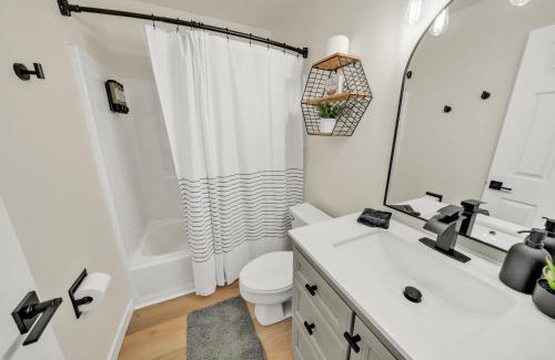 Oak Creek Apartment | Sedona Escape- Pool, Spa, Hike, Dine, Relax