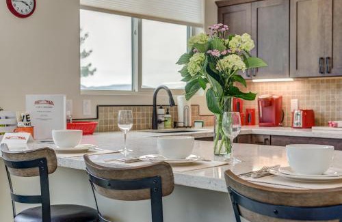 Sedona House | Sedona Fox Casita Private Hot Tub, Outdoor Dining on Rooftop Deck, 1bed & 1bath, Full Kitchen, Patio