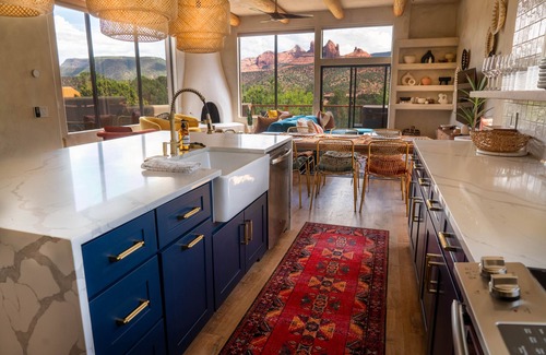 Uptown Sedona House | Sedona Hy View House Jacob Up Close Red Rock Views- Hot Tub, Pets OK-Near Town!