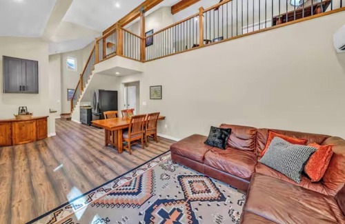 Sedona Cabin | Sedona Luxury New Lodge, on Oak Creek!