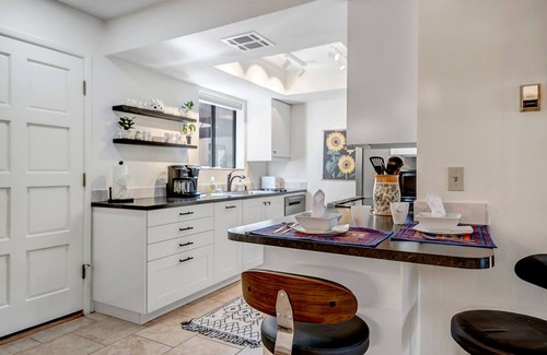 Oak Creek Condo | Sedona Oak Creek F3 Bright And Colorful, Enjoy Patio & Vista Views, Community Pool, Spa & BBQ