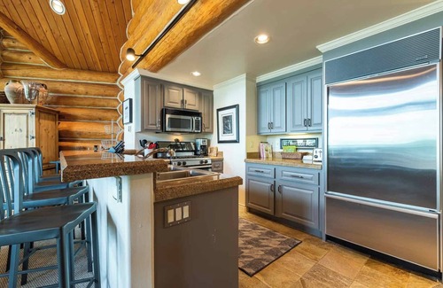 Mountain Village Cabin | See Forever Cabin 105-Three bedroom Cabin to be enjoyed by family and friends