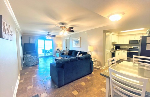Pensacola Beach Condo | See our reviews! Beach front! Beach chairs and umbrella included March-Oct 31st