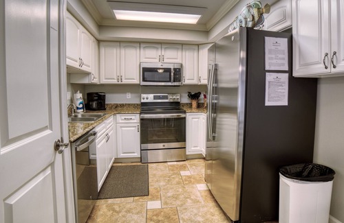 Pensacola Beach Condo | See our reviews! Beach front! Beach chairs and umbrella included March-Oct 31st