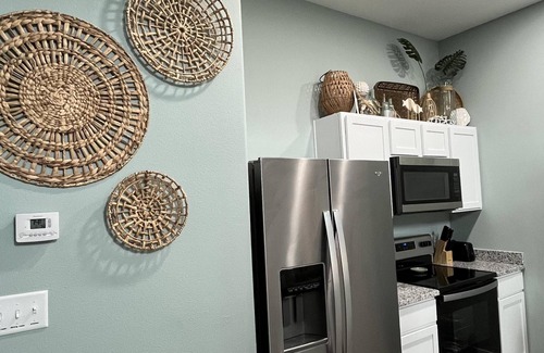 Corpus Christi Condo | See Spot Swim, See Spot Relax, See Spot's Sea Shack! We ❤️ Winter Texans