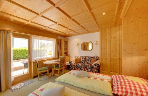 Seefeld in Tirol Apartment | Seefeld ALPIN Gemütliches TIROLER STUBE Studio Apartment