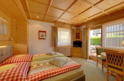 Seefeld in Tirol Apartment | Seefeld ALPIN Gemütliches TIROLER STUBE Studio Apartment