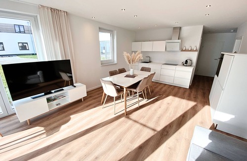 Schwerin Apartment | SEELIEBE apartment with terrace | lake view | parking lot