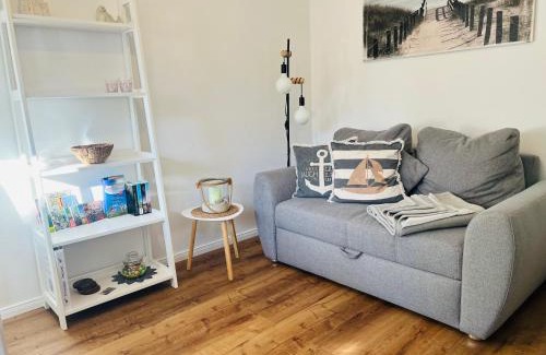 Schoenhagen Apartment | SeeLund - Meeresrauschen lauschen - ruhiges sonniges Apartment mit Garten und Terrasse nahe Strand und Ostsee