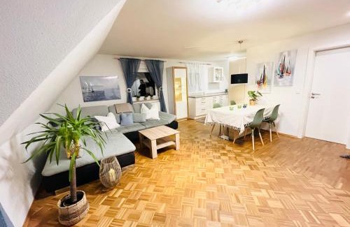 Lochbrucke Apartment | SEEMOMENTE Spieleland, Messe, Friedrichshafen 3 Zi mit Balkon, Parkplatz