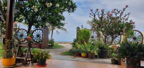 Prachuap Khiri Khan House | SeeSea Thai wooden house on beachfront