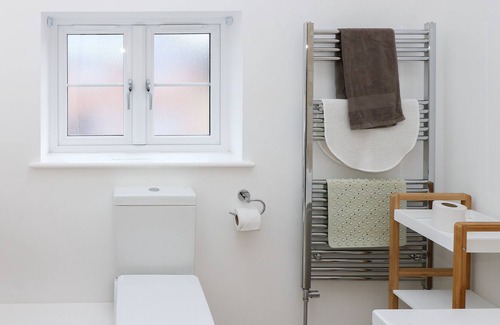 Newport Cottage | SEFTON, family friendly, with a garden in Newport, Isle Of Wight