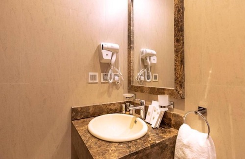 Al Malaz Hotel | Seiba Hotel-Riyadh