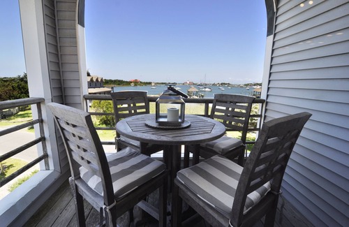 Ocracoke Condo | Selah By The Sea : Relax on the covered deck and enjoy the breezes