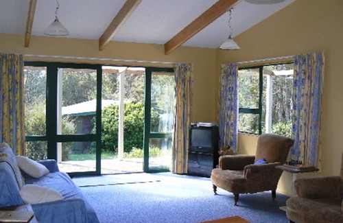 St. Arnaud House | Selah, St Arnaud