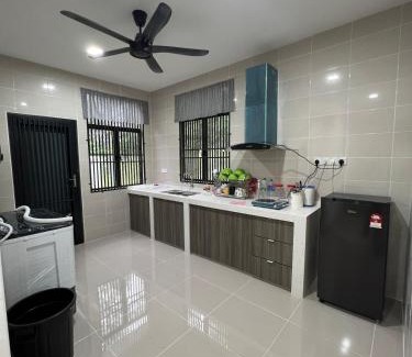 Kampung Rawa House | Selesa Homestay Beranang