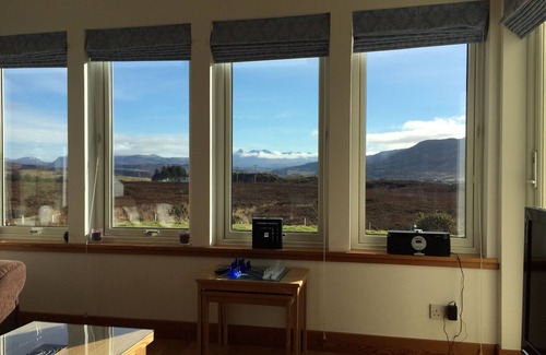 Achachork House | Self Catering Accommodation, Portree, Isle of Skye Panoramic Views of Cuillins