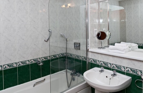 Scalpwilliam Apartment | Self catering apartment with use of 4* Hotel facilities, including gym and pool
