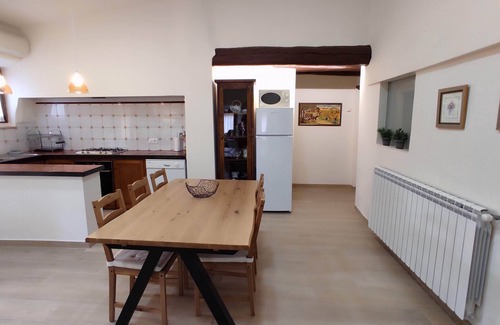 Maia de Montcal Cottage | Self catering Mas Riera for 5 people