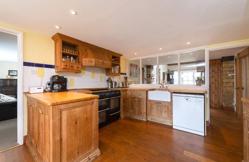 West Milton House | Self-Catering Farmhouse Cottage set in the Dorset Countryside (Pet Friendly)