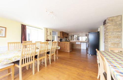 West Milton House | Self-Catering Farmhouse Cottage set in the Dorset Countryside (Pet Friendly)