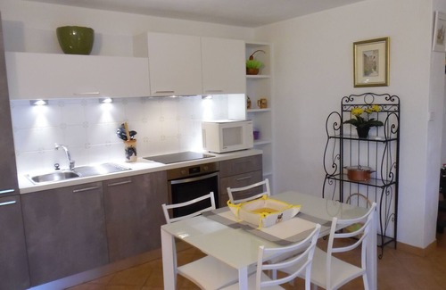 Saint-Jeannet Apartment | Self-catering studio in a villa with pool