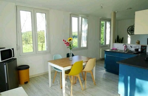 Plombieres-les-Bains Apartment | Self-contained apartment - green landscape (pets welcome)