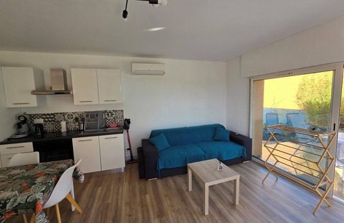 Flassans-sur-Issole Apartment | Self-contained studio in the heart of the Var