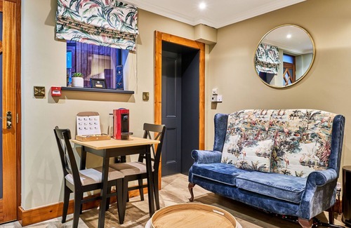 Londonderry Apartment | Self contained 1 bedroom apartment at The Lawrence