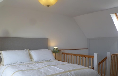 Portishead Apartment | Self contained apartment with far reaching sea and coastal view