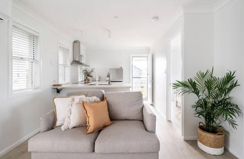 Mount Coolum Apartment | Self contained apartment with a Short walk to pristine beaches and cafes