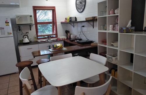 Parramatta Park House | Self Contained Studio - Air-conditioned WiFi