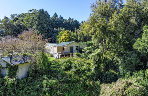 Morere Cottage | Self Contained Cottage With Peaceful Bush Views