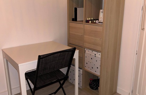 Decines-Charpieu Apartment | Self-contained studio in Decines Centre