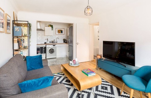 Leamington Spa Apartment | Self Contained 1Bed with Parking, Leamington Spa | Pass the Keys