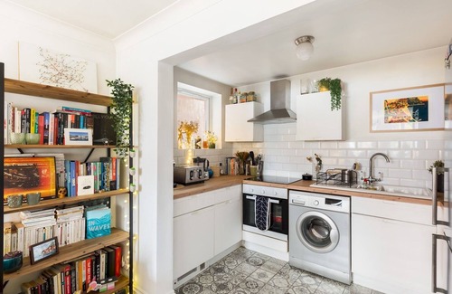 Leamington Spa Apartment | Self Contained 1Bed with Parking, Leamington Spa | Pass the Keys