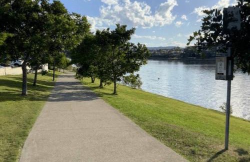 Varsity Lakes Apartment | Self contained guest house Gold Coast - sleeps max 4