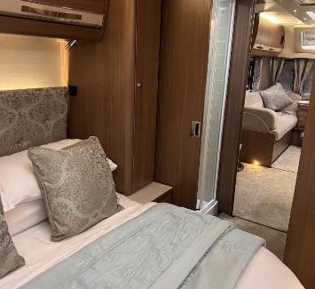 Corsham House | Self Contained Holiday Home Caravan