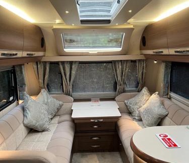 Corsham House | Self Contained Holiday Home Caravan
