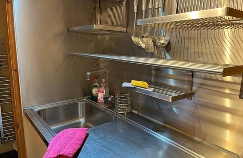 Cambridge Apartment | Self-contained studio annex - loft bed for 8-16yrs