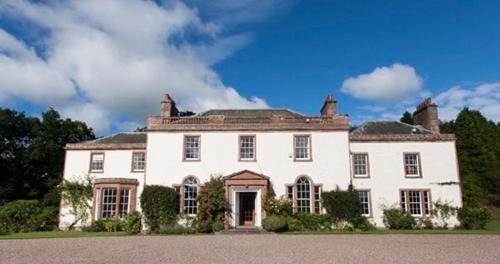 Melrose House | Self-contained wing of large country house