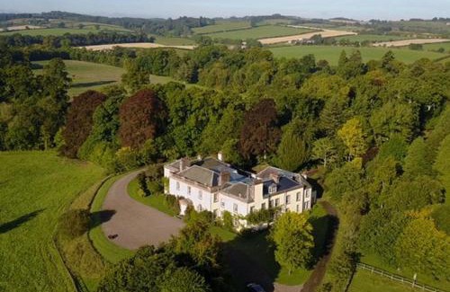Melrose House | Self-contained wing of large country house