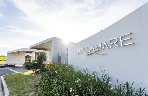 Summerstrand Apartment | Selfcatering apartment in Summerstrand featuring luxury amenities & free parking
