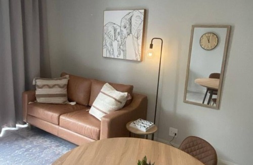 Summerstrand Apartment | Selfcatering apartment in Summerstrand featuring luxury amenities & free parking